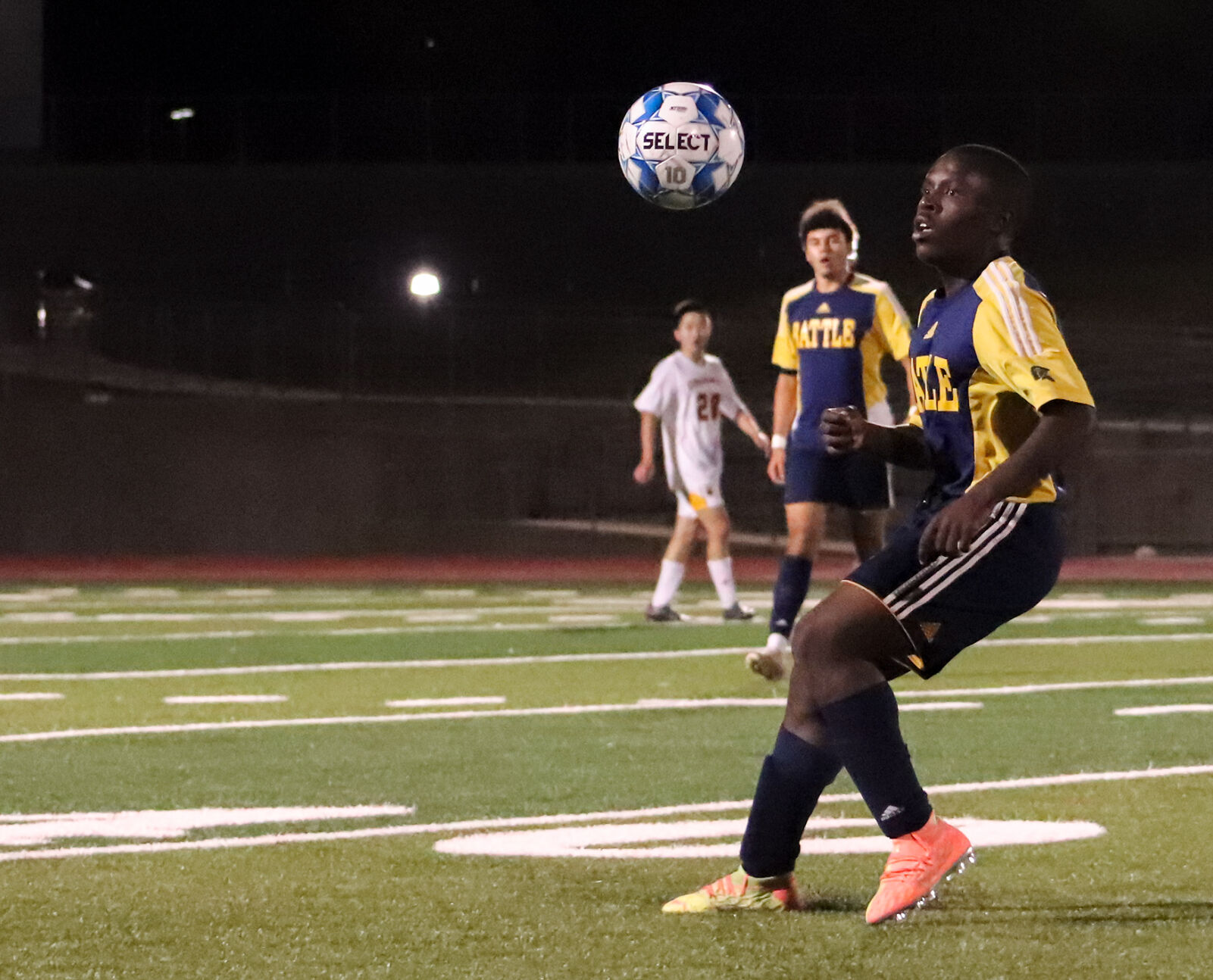 Battle forward Ismael Senga anticipates a pass